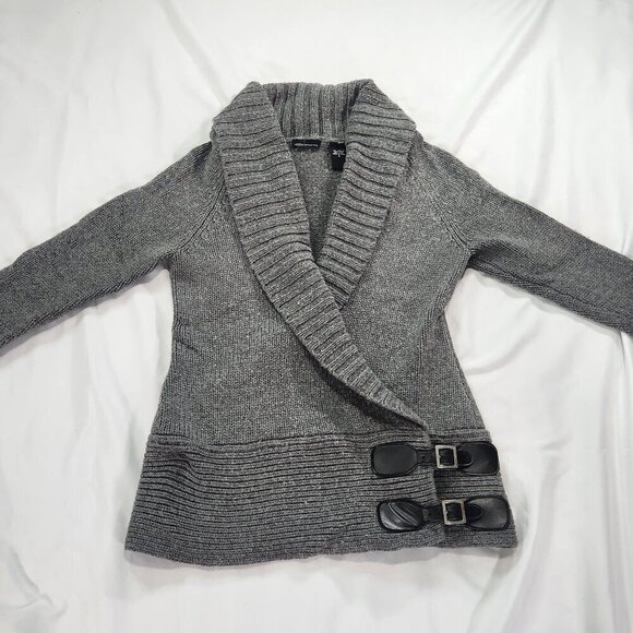 Moda International Sweater Woman’s Sz Small Wool Blend Gray Wrap Buckle
Lot F - Picture 7 of 9